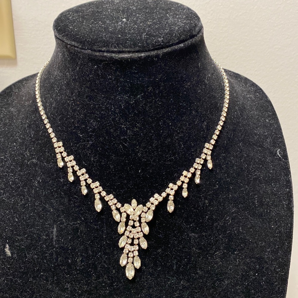 COPY - Vintage Raindrop Clear Rhinestone Necklace 17”